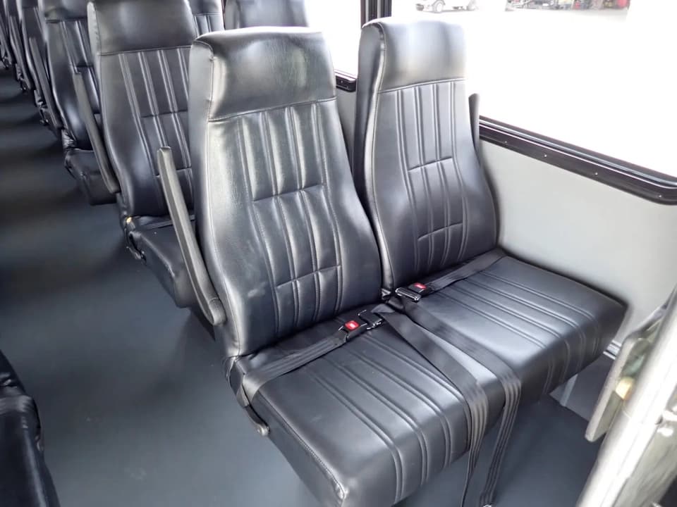2018 Freightliner Champion Defender Shuttle Bus - Image 6