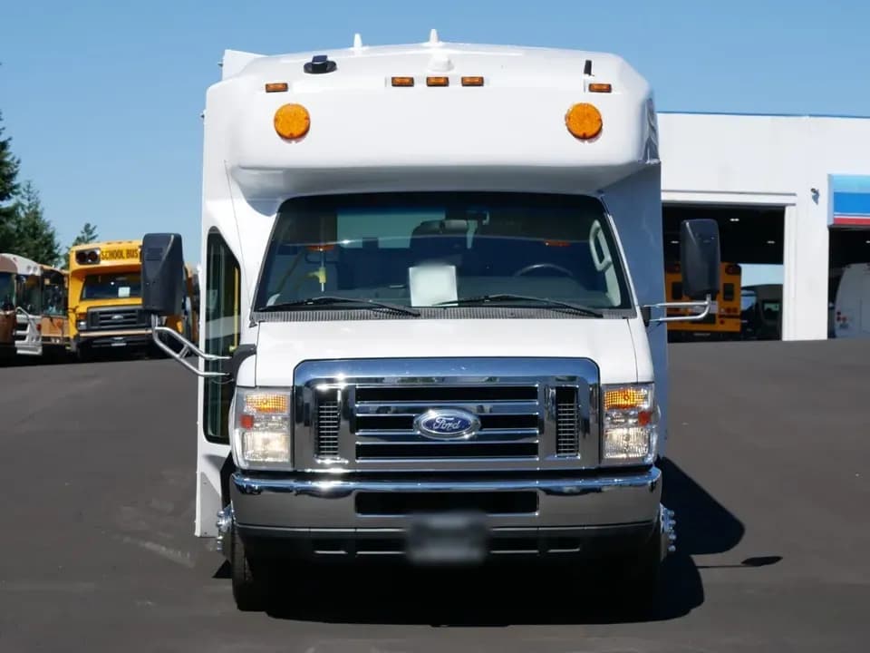 2014 ElDorado Aerotech Shuttle Bus - Image 12