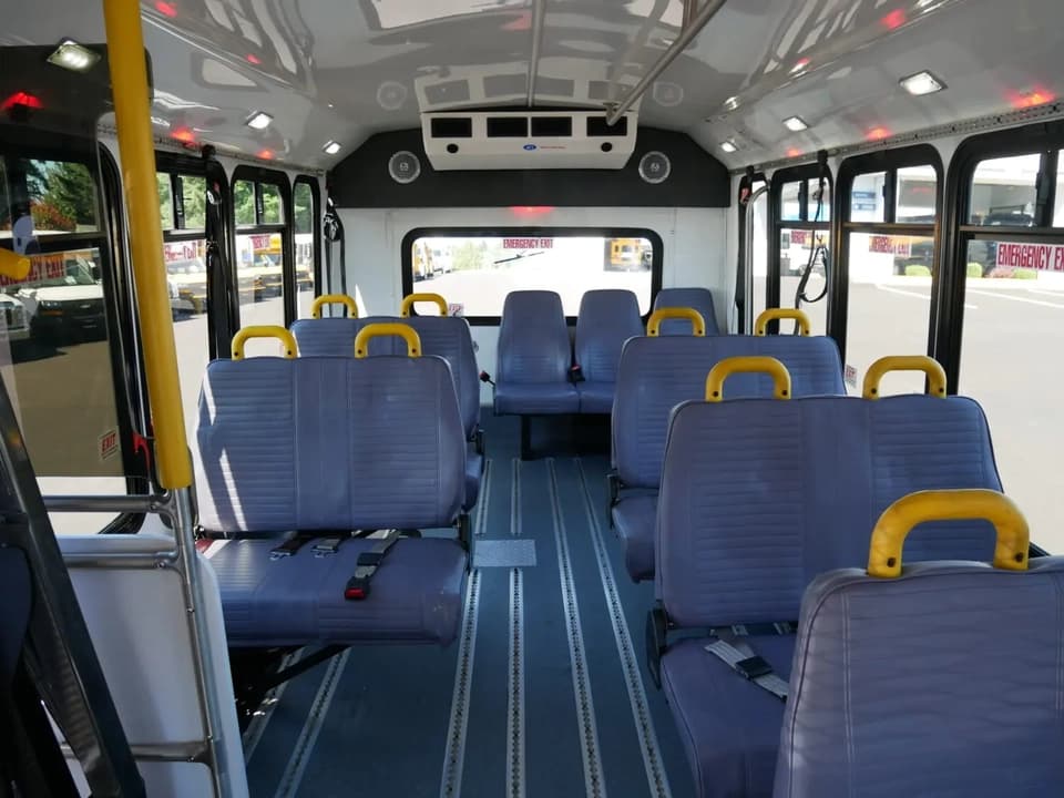 2014 ElDorado Aerotech Shuttle Bus - Image 7