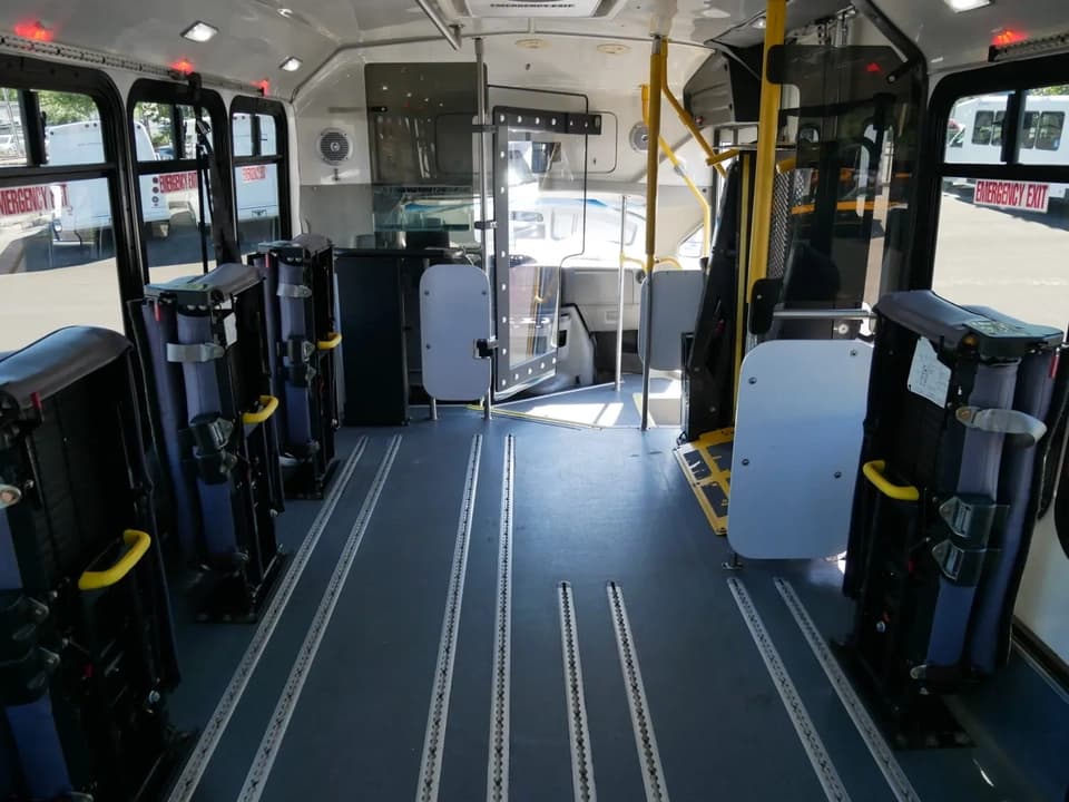 2014 ElDorado Aerotech Shuttle Bus - Image 8