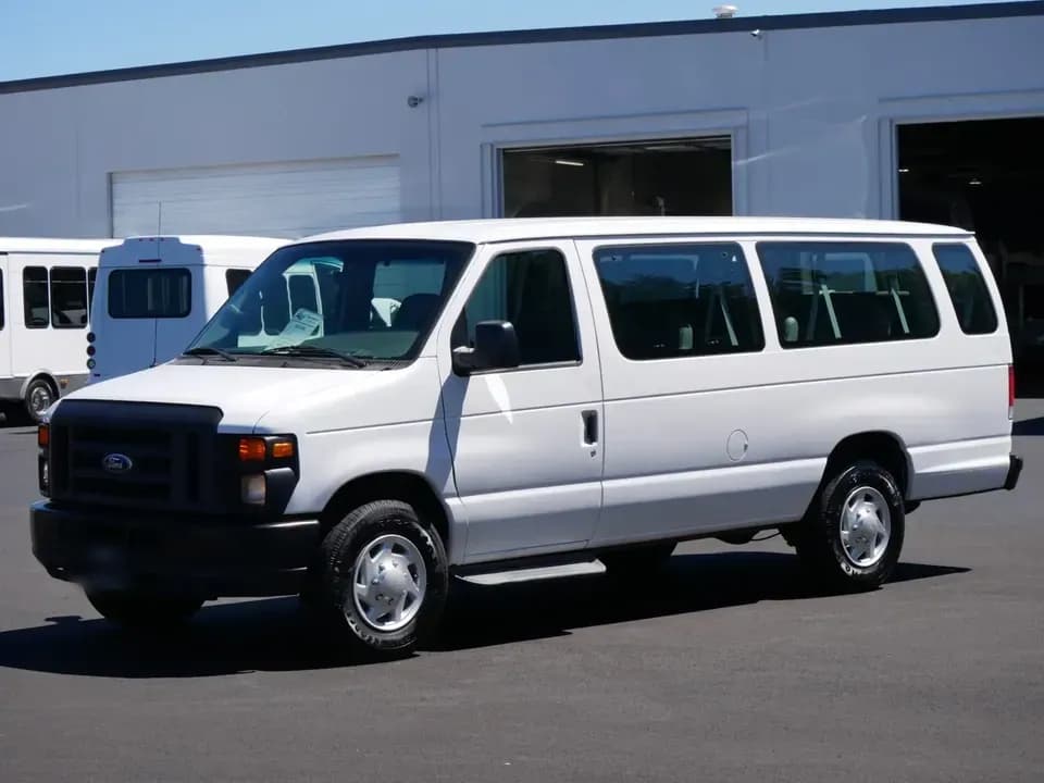 2008 Ford E350 Van - Image 2