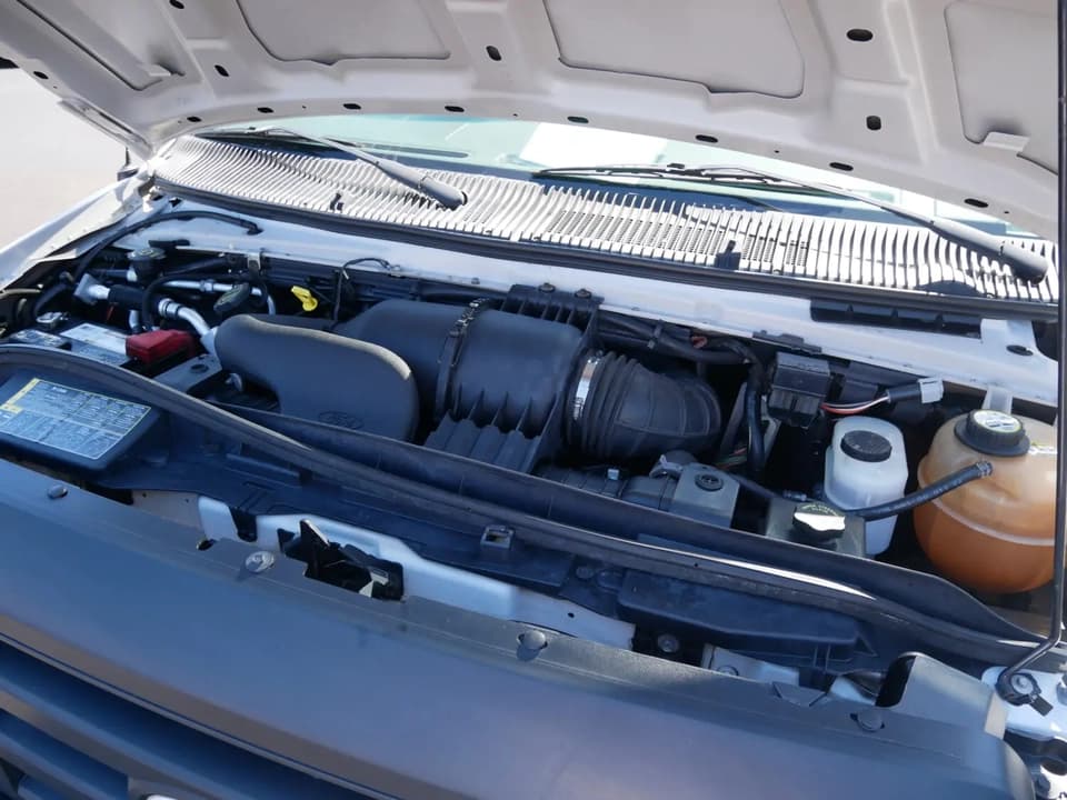 2008 Ford E350 Van - Image 10