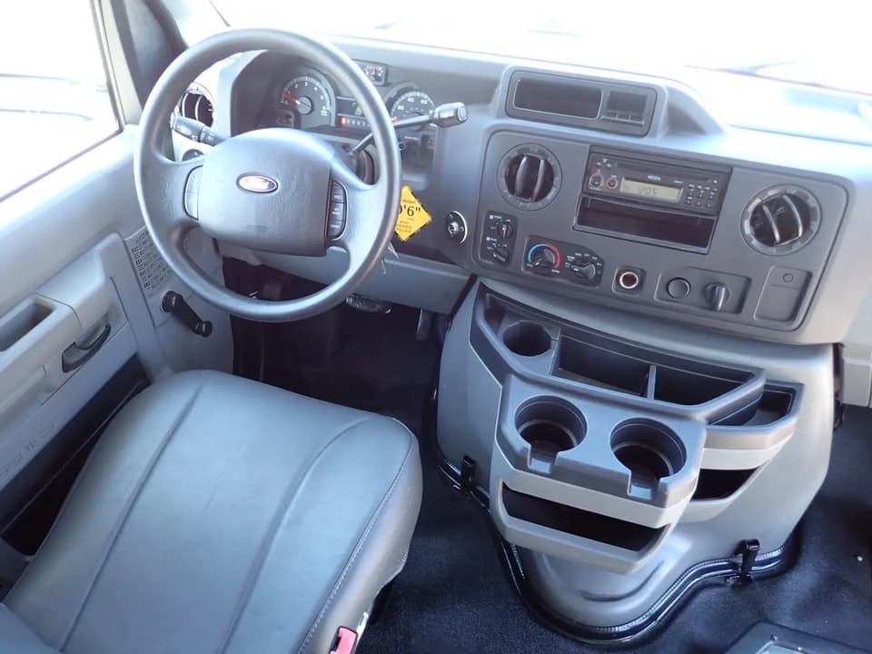 2009 Starcraft Allstar Shuttle Bus - Image 9