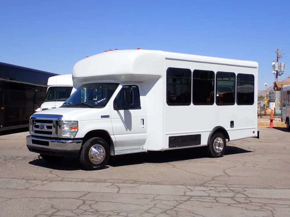 2009 Starcraft Allstar Shuttle Bus - Image 3
