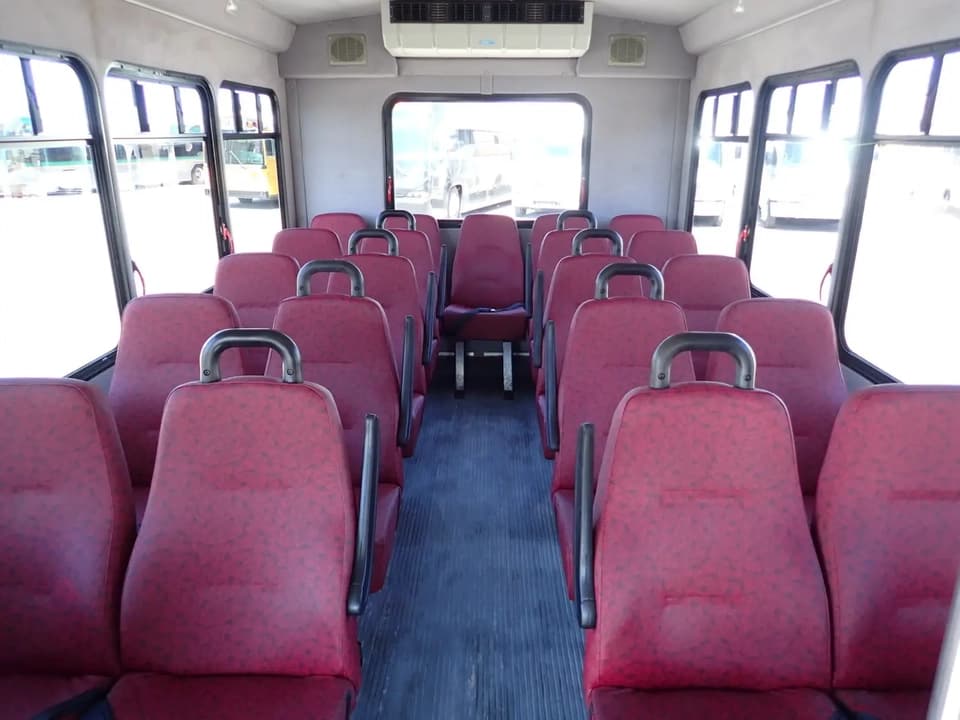 2009 Starcraft Allstar Shuttle Bus - Image 7