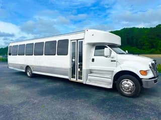2015 Ford F650 bus