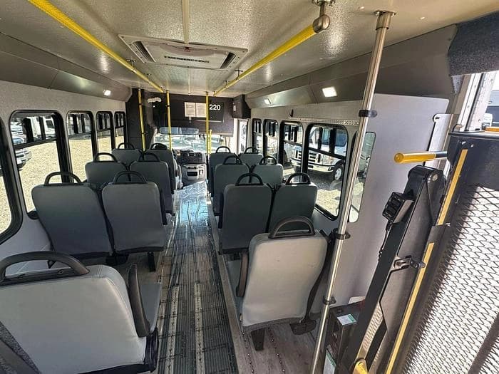 2017 Ford E450 Non-CDL ADA Shuttle Bus - Image 22