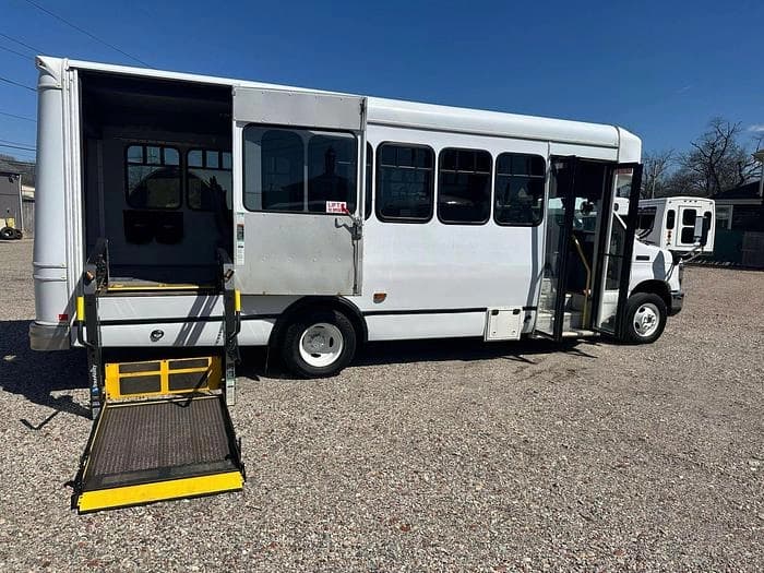 2017 Ford E450 Non-CDL ADA Shuttle Bus - Image 8