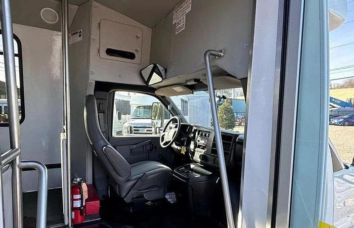 2016 Chevrolet 3500 Shuttle Bus - Image 8