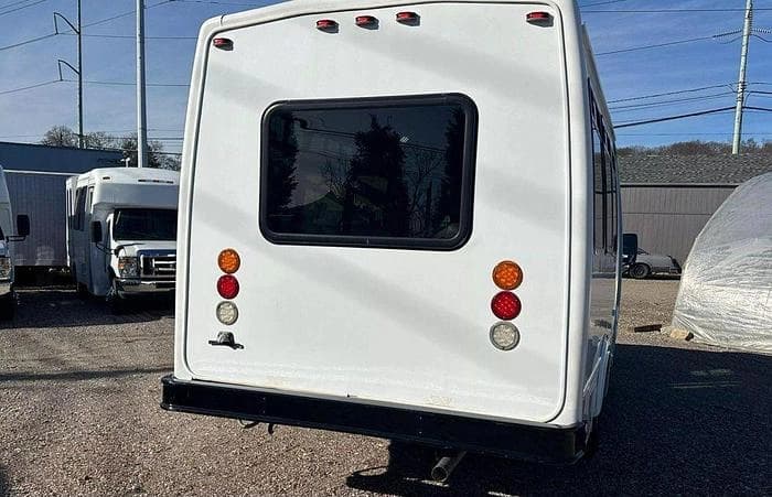 2016 Chevrolet 3500 Shuttle Bus - Image 27