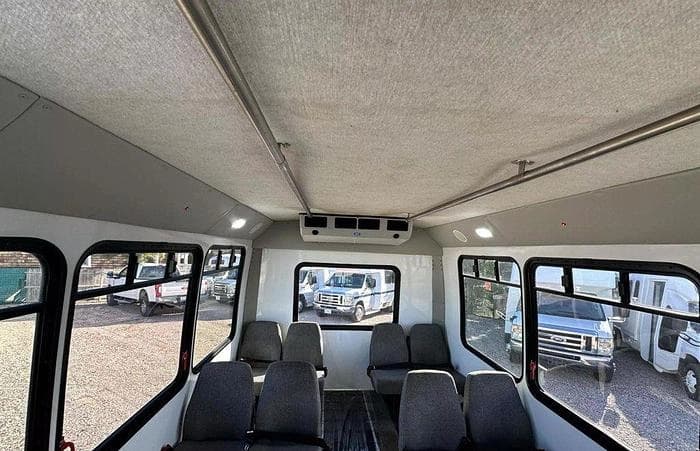 2016 Chevrolet 3500 Shuttle Bus - Image 9