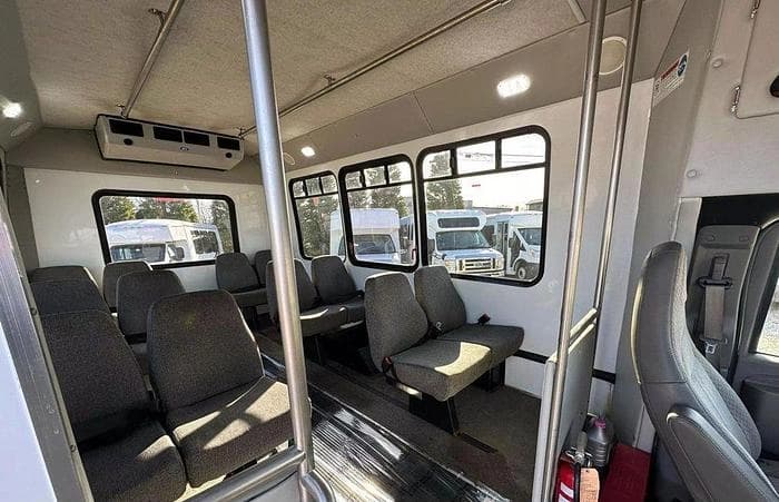 2016 Chevrolet 3500 Shuttle Bus - Image 10