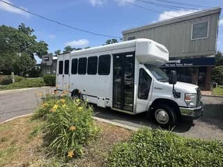 2017 Ford E450 bus