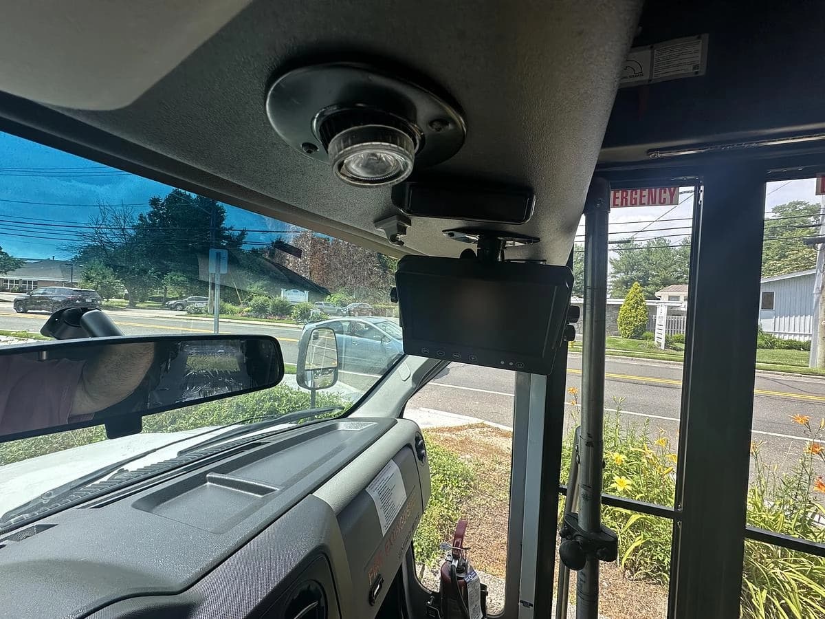 2017 Ford E450 ADA Shuttle Bus - Image 18