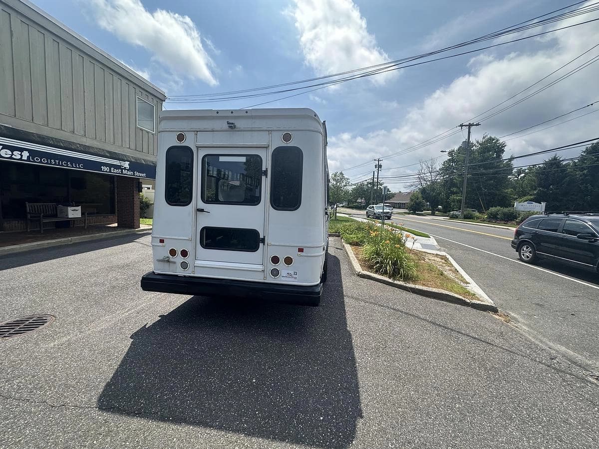 2017 Ford E450 ADA Shuttle Bus - Image 22