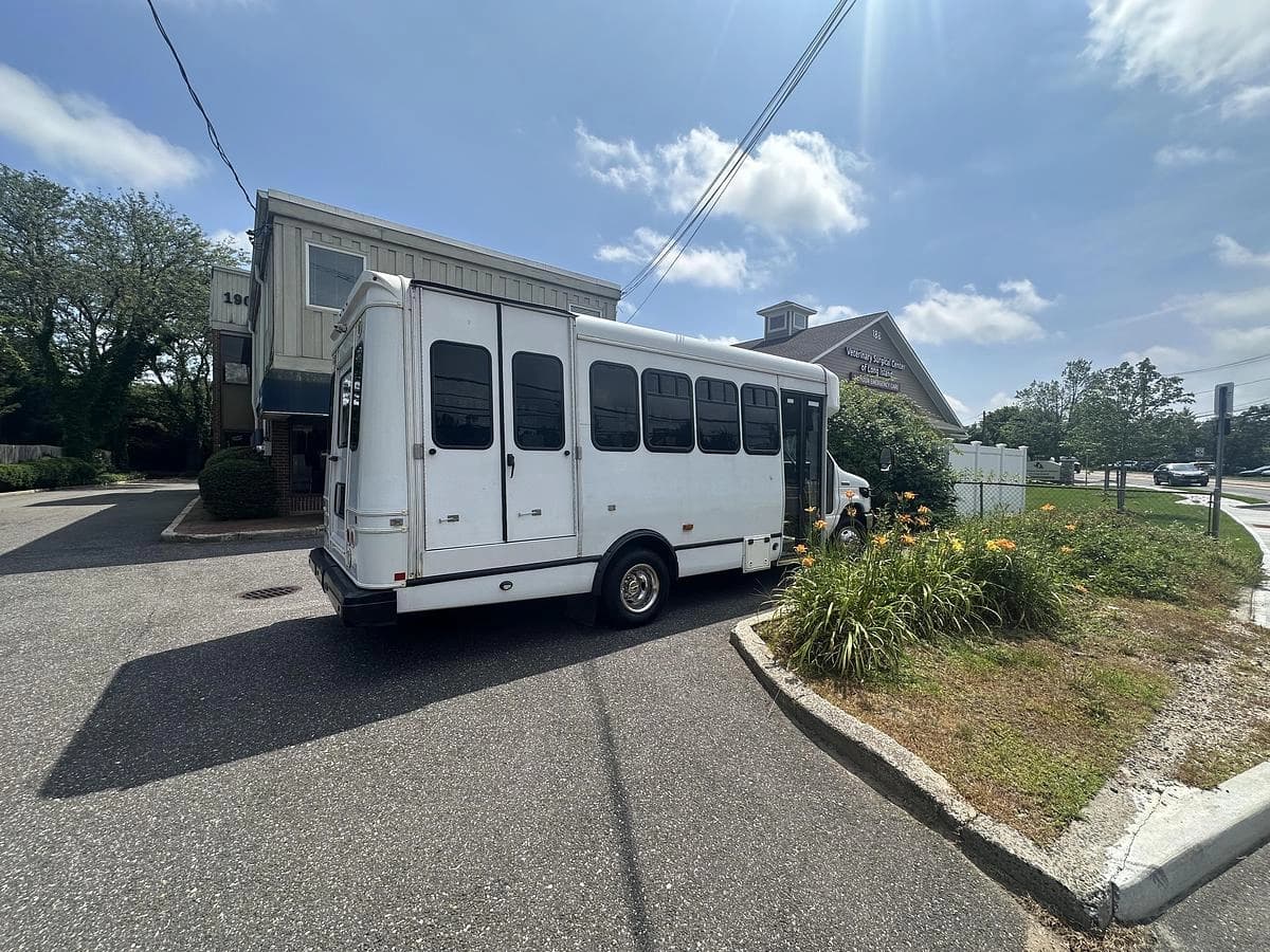 2017 Ford E450 ADA Shuttle Bus - Image 25