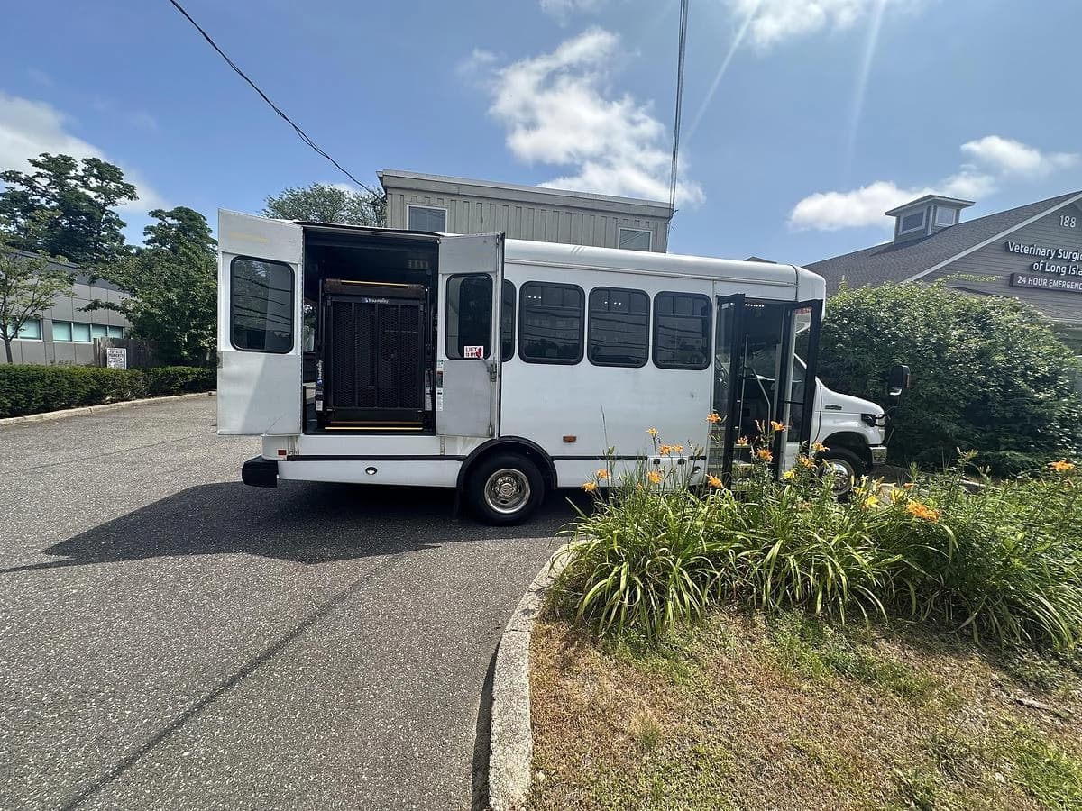 2017 Ford E450 ADA Shuttle Bus - Image 2