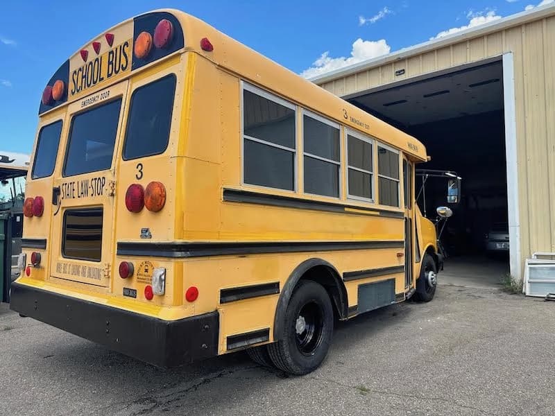 2007 Chevrolet Midbus Mini School Bus - Image 2