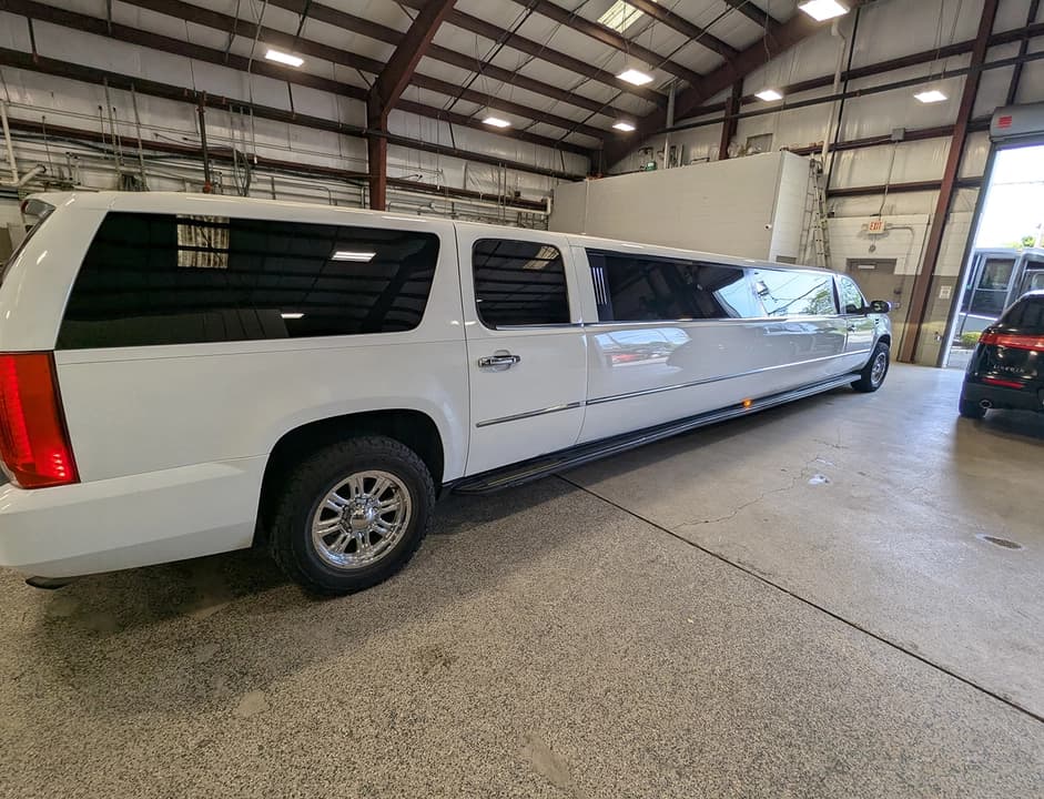 2009 Executive Coach Builders Suburbalade SUV Stretch - Image 3