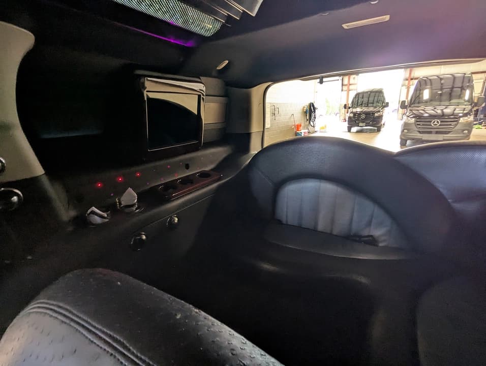 2009 Executive Coach Builders Suburbalade SUV Stretch - Image 6