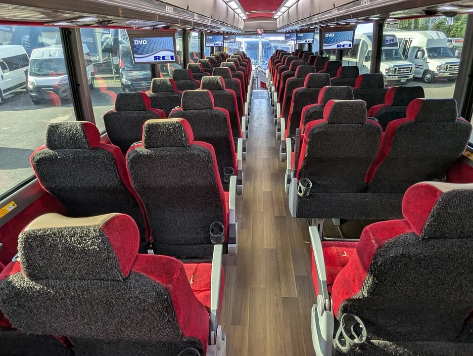 2017 MCI J4500 Motor Coach - Image 6