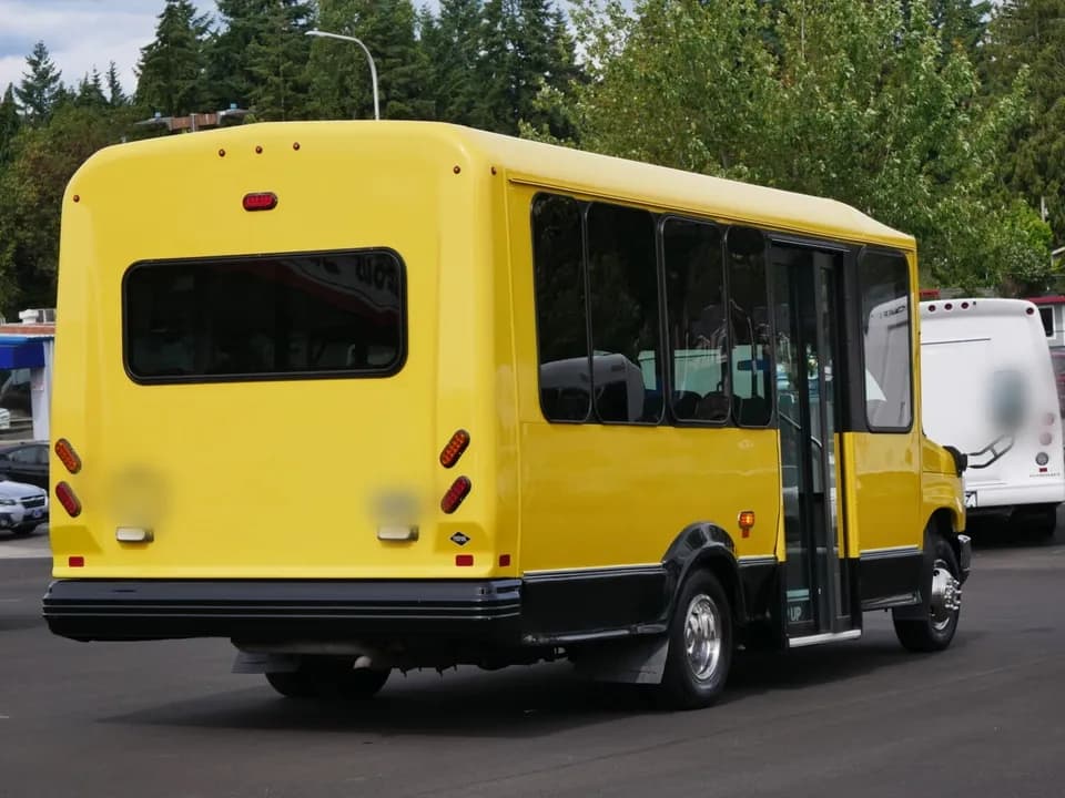 2019 ElDorado Aerotech Shuttle Bus - Image 3