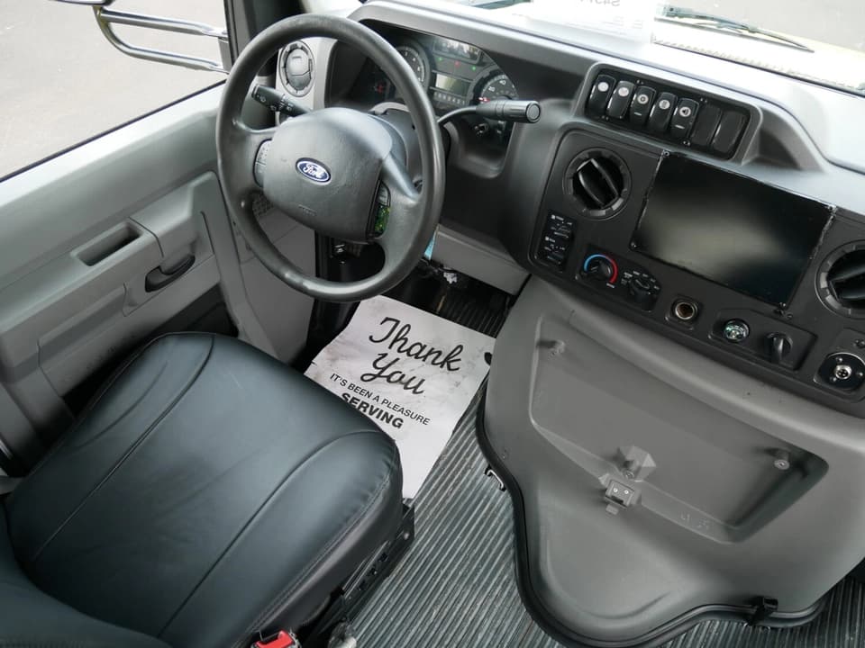 2019 ElDorado Aerotech Shuttle Bus - Image 5