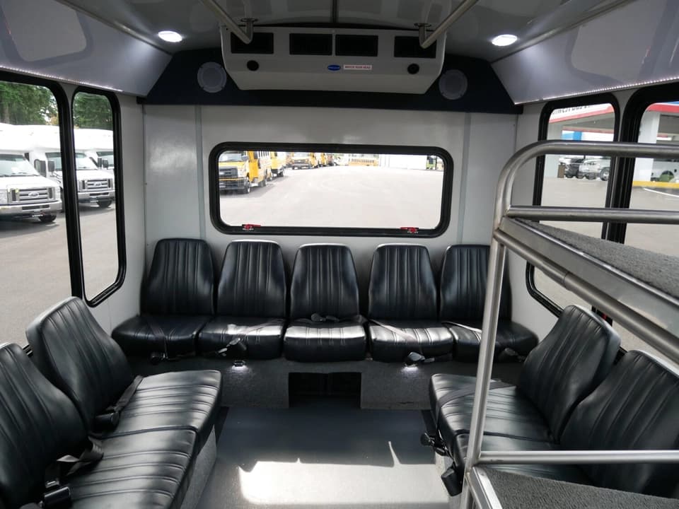 2019 ElDorado Aerotech Shuttle Bus - Image 7