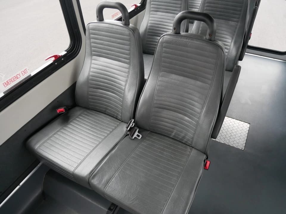 2018 Ford E450 Starcraft Shuttle Bus - Image 9