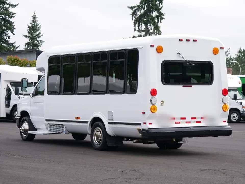 2014 ElDorado Aerotech Shuttle Bus - Image 4