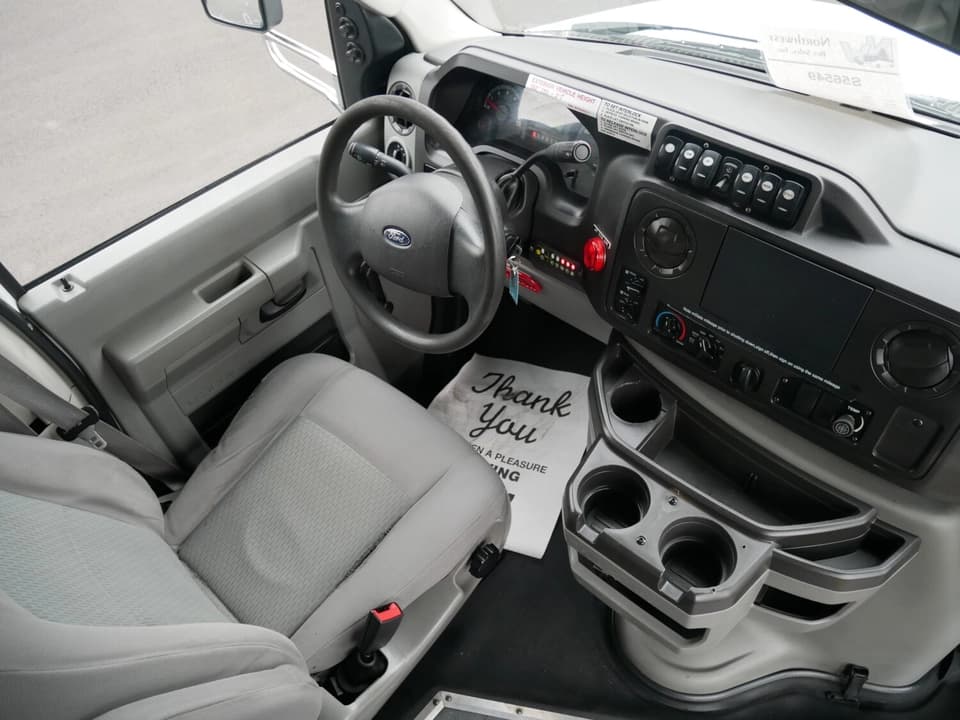 2014 ElDorado Aerotech Shuttle Bus - Image 5
