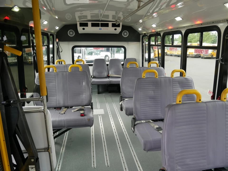 2014 ElDorado Aerotech Shuttle Bus - Image 6