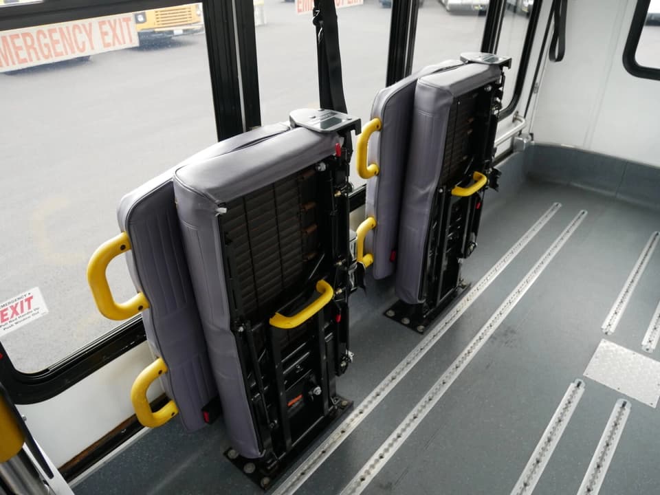 2014 ElDorado Aerotech Shuttle Bus - Image 9