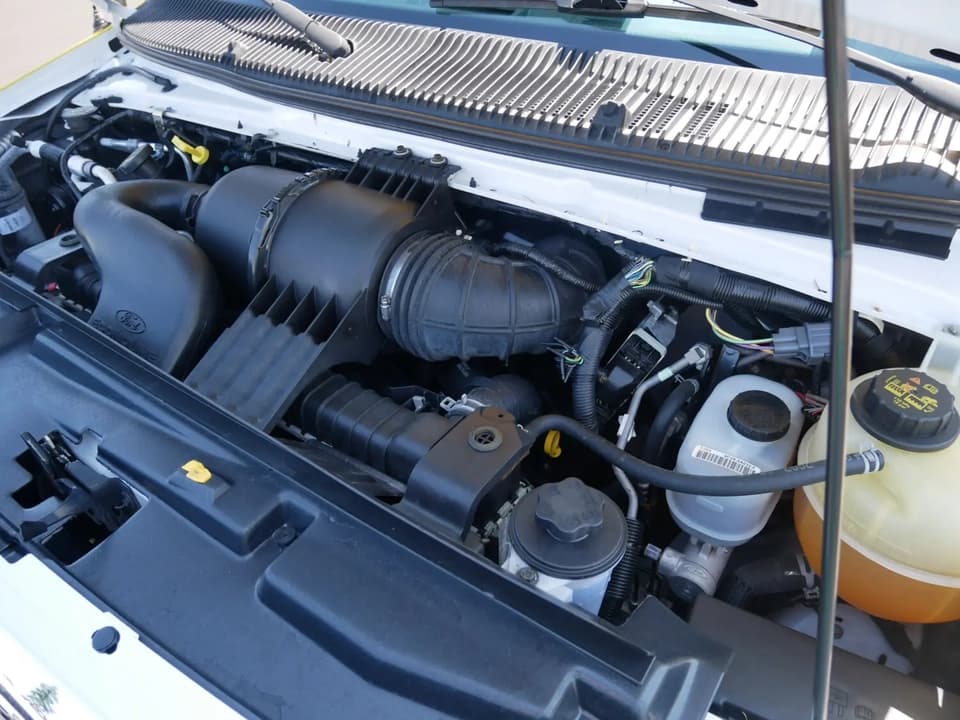 2016 ElDorado Aerotech Shuttle Bus - Image 10