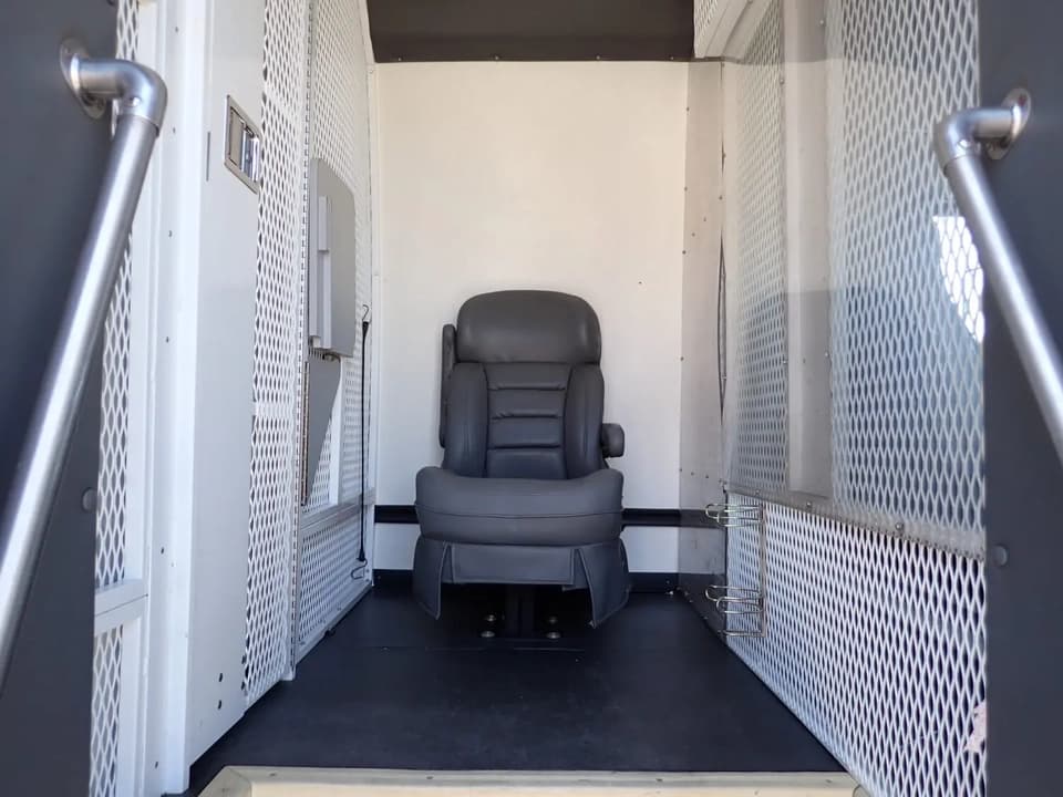 2009 Turtle Top Odyssey XL Prison Bus - Image 8