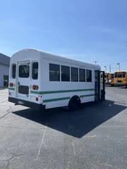 2013 Chevrolet Starcraft bus