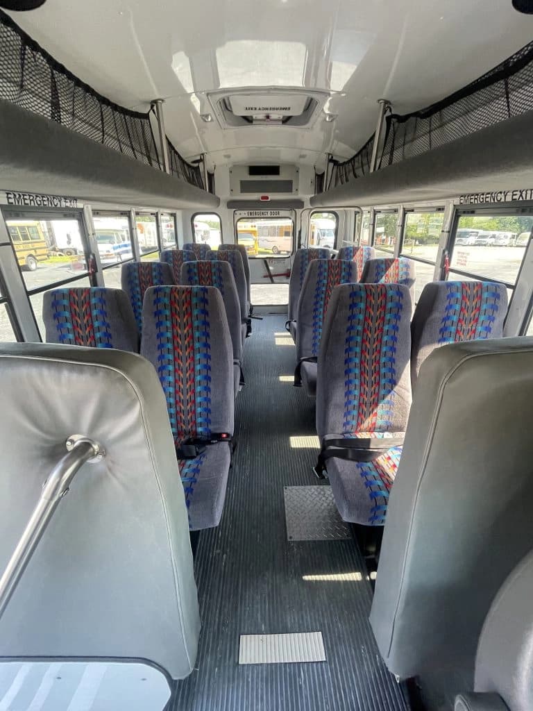 2013 Chevrolet Starcraft Shuttle Bus - Image 3