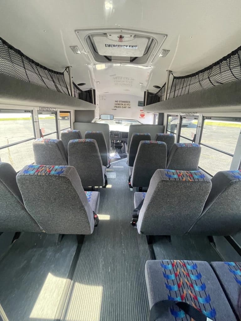 2013 Chevrolet Starcraft Shuttle Bus - Image 4