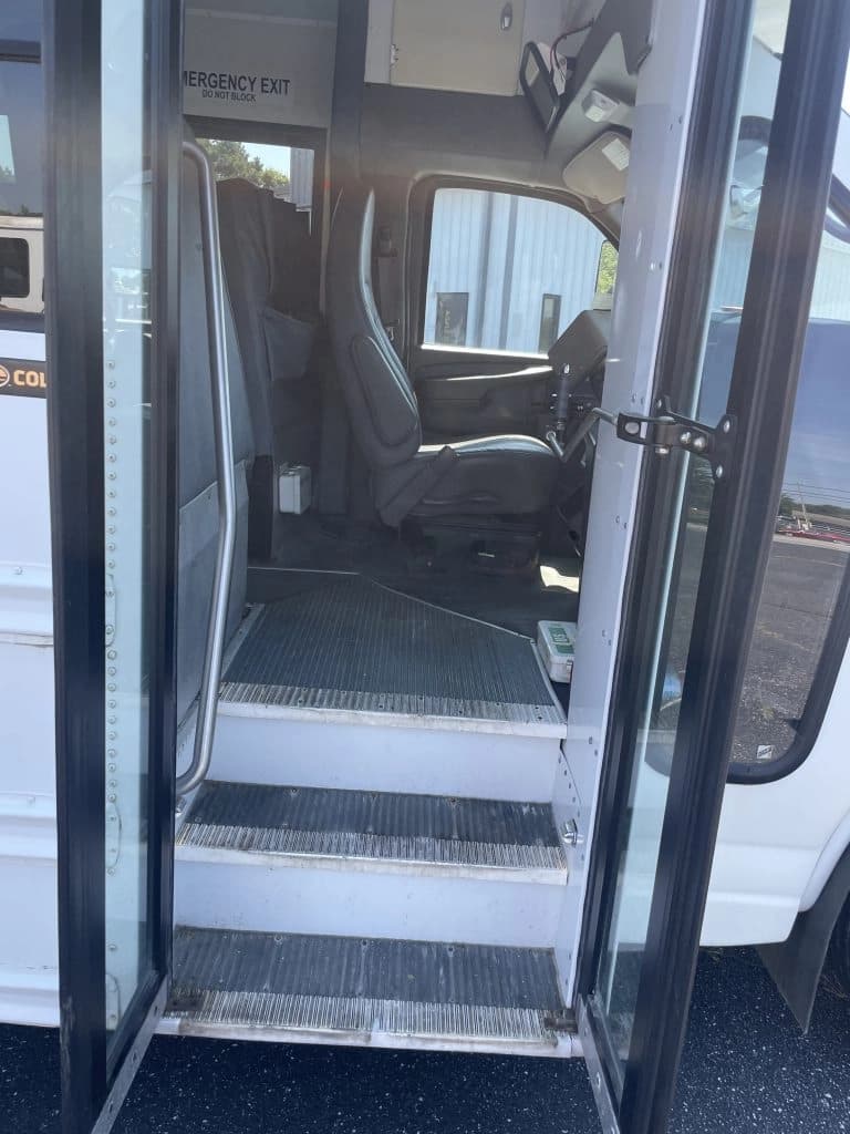 2011 Chevrolet Collins Shuttle Bus - Image 2