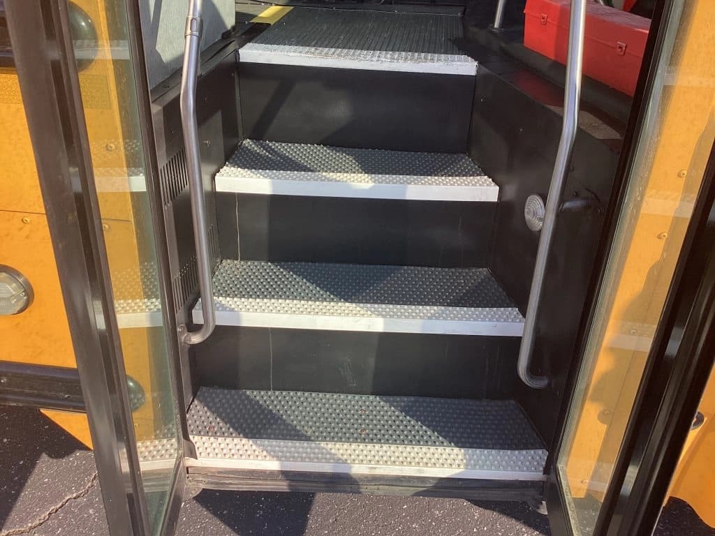 2015 Freightliner Thomas School Bus - Image 4