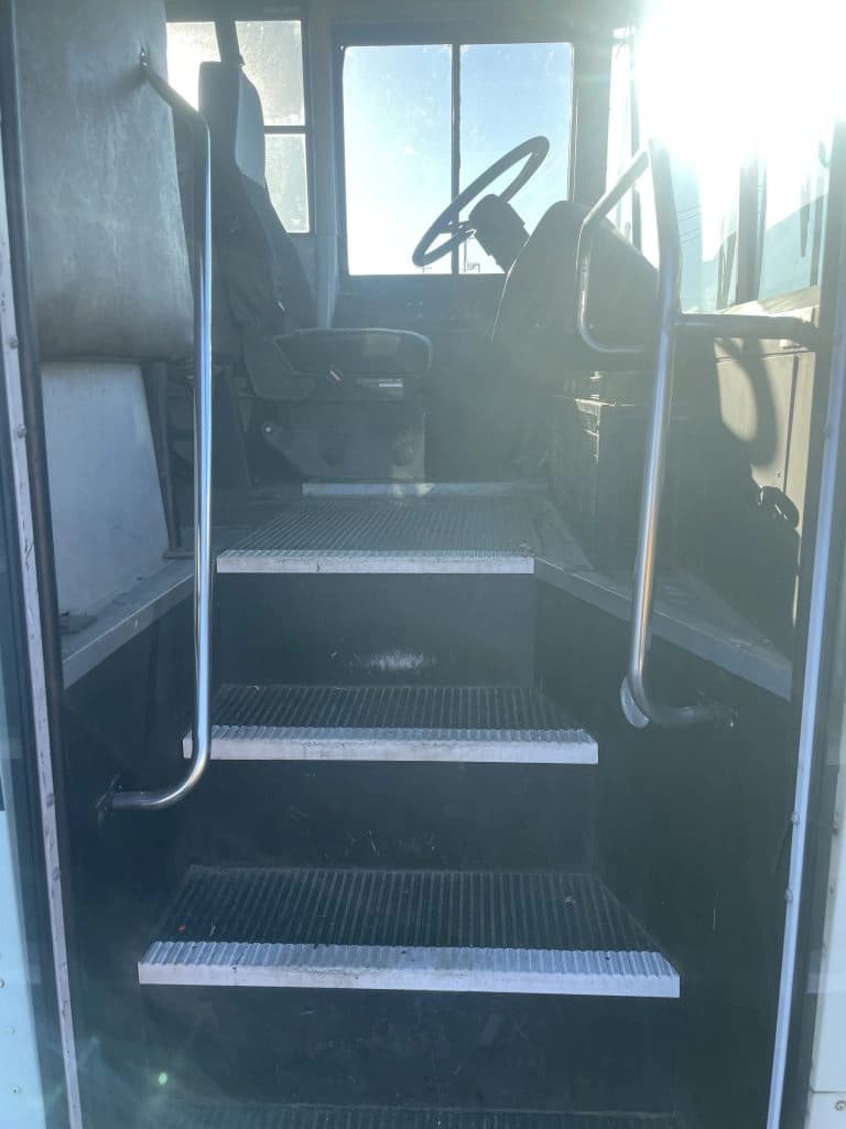 1999 Thomas Saf T Liner MVP Activity Bus - Image 2