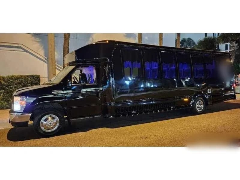 2012 Ford E450 Shuttle Bus - Image 2