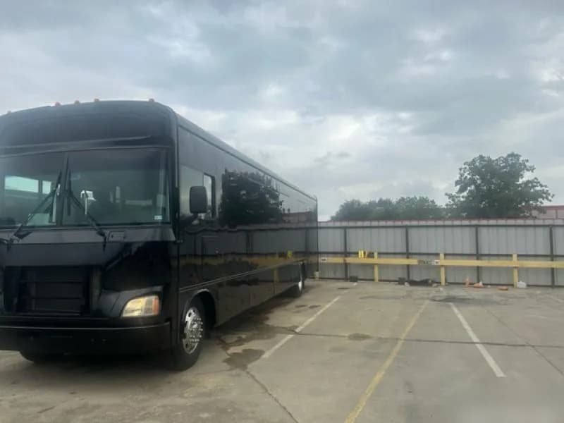 2014 Glaval Apollo Shuttle Bus - Image 3