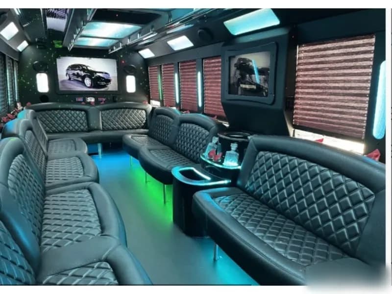 2017 Ford F-550 Party Bus - Image 4