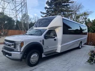 2017 Ford F-550 bus