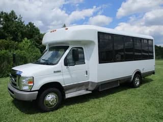2014 Ford E450 bus