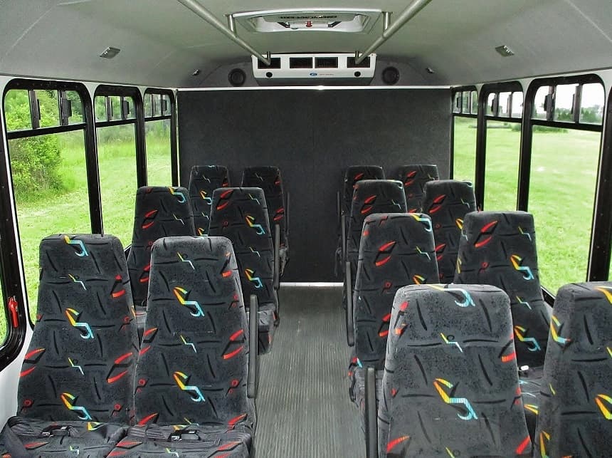 2014 Ford E450 Eldorado National Aerotec Shuttle Bus - Image 7