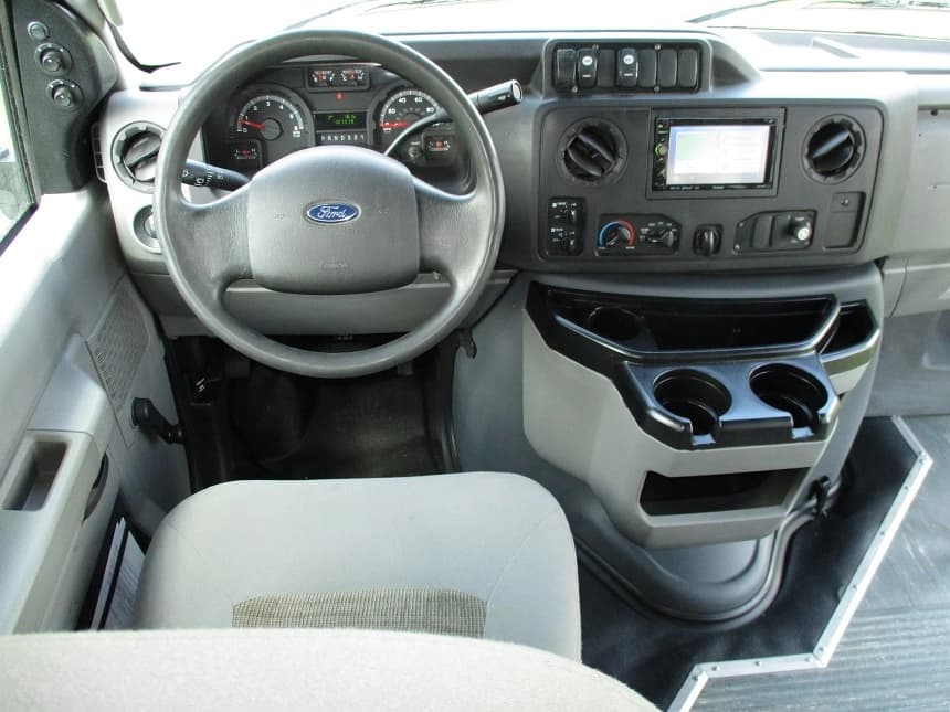 2014 Ford E450 Eldorado National Aerotec Shuttle Bus - Image 9