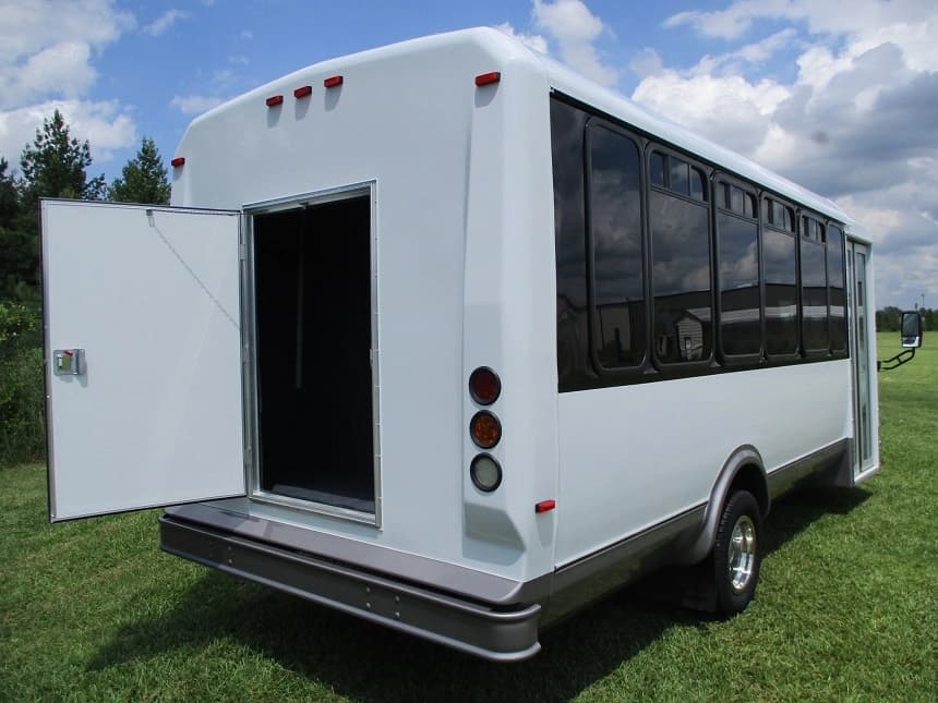 2014 Ford E450 Eldorado National Aerotec Shuttle Bus - Image 10