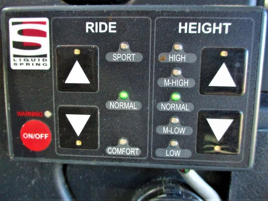2015 Chevrolet G4500 Eldorado National Aerotec Shuttle Bus - Image 12